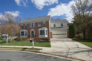 6753 Edge Cliff Dr, Alexandria, VA 22315 - Photo 1