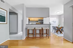 1702 Ascot Way, Reston, VA 20190 - Photo 4