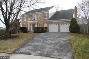 2413 Belle Haven Meadows Ct, Alexandria, VA 22306 - Photo 2