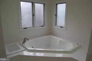 2413 Belle Haven Meadows Ct, Alexandria, VA 22306 - Photo 20