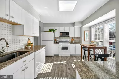 5635 Sutherland Court, Burke, VA 22015 - Photo 6