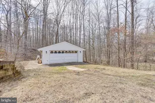 11711 Lakewood Ln, Fairfax Station, VA 22039 - Photo 12