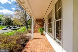 8320 Briar Creek Dr, Annandale, VA 22003 - Photo 6