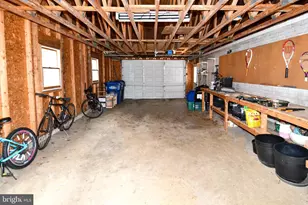 823 Neal Dr, Alexandria, VA 22308 - Photo 2