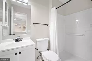 2704 Glengyle Dr, Vienna, VA 22181 - Photo 28