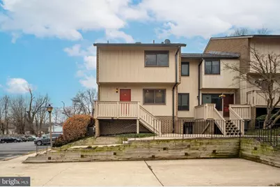 2704 Glengyle Drive #19, Vienna, VA 22181 - Photo 2