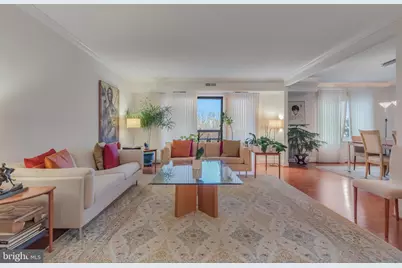 8340 Greensboro Drive #512, McLean, VA 22102 - Photo 2