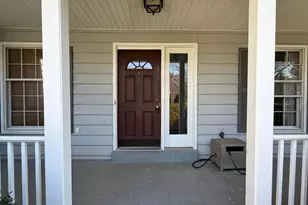 3501 Majestic Pine Ln, Fairfax, VA 22033 - Photo 4