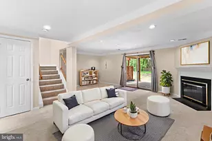 12541 Alder Woods Dr, Fairfax, VA 22033 - Photo 44