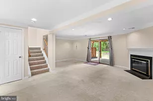 12541 Alder Woods Dr, Fairfax, VA 22033 - Photo 46