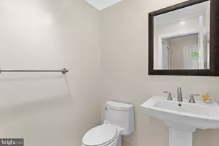 12541 Alder Woods Dr, Fairfax, VA 22033 - Photo 26