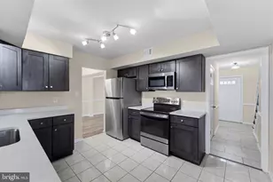 13511 Chevy Chase Ct, Chantilly, VA 20151 - Photo 6