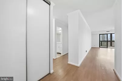 8370 Greensboro Drive #614, McLean, VA 22102 - Photo 4