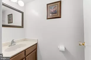 5765 Heritage Hill Dr, Alexandria, VA 22310 - Photo 12