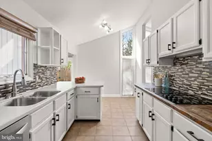 5348 Black Oak Dr, Fairfax, VA 22032 - Photo 12