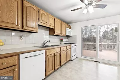 2405 Tatnuck Court, Herndon, VA 20171 - Photo 6