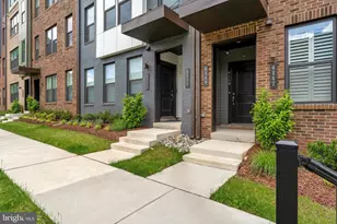 4149 Red Mulberry Dr, Fairfax, VA 22033 - Photo 2