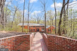 11115 Streamview Ct, Great Falls, VA 22066 - Photo 6