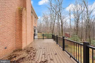 11115 Streamview Ct, Great Falls, VA 22066 - Photo 24