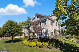 609 Kingsley Rd SW, Vienna, VA 22180 - Photo 2