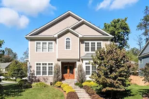 609 Kingsley Rd SW, Vienna, VA 22180 - Photo 2