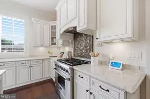 609 Kingsley Rd SW, Vienna, VA 22180 - Photo 12
