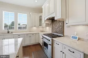 609 Kingsley Rd SW, Vienna, VA 22180 - Photo 18