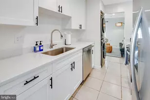 428 Reneau Way, Herndon, VA 20170 - Photo 16