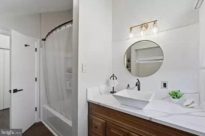 805 Locust Street #6, Herndon, VA 20170 - Photo 26