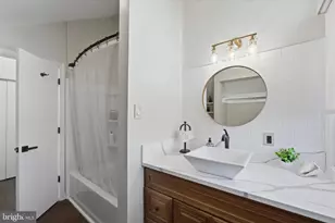 805 Locust St, Herndon, VA 20170 - Photo 26