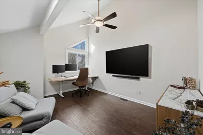 805 Locust Street #6, Herndon, VA 20170 - Photo 22