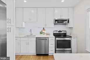 7702 Newington Forest Ave, Springfield, VA 22153 - Photo 10