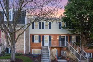 6145 Strasburg Dr, Centreville, VA 20121 - Photo 2