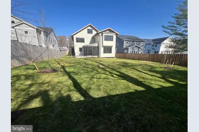 112 Elm Street SW, Vienna, VA 22180 - Photo 2