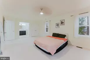 4664 Braddock Green Ct, Fairfax, VA 22032 - Photo 10