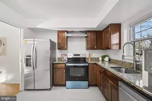 6620 Burlington Pl, Springfield, VA 22152 - Photo 10