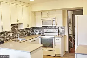 4960 Schuyler Dr, Annandale, VA 22003 - Photo 4