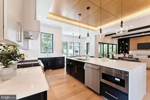 6908 Southridge Dr, McLean, VA 22101 - Photo 12