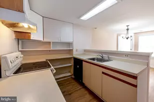 4356 Pembrook Village Dr, Alexandria, VA 22309 - Photo 10