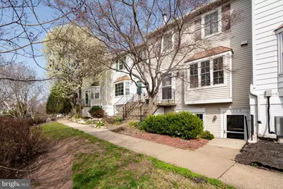 13770 Flowing Brook Court, Chantilly, VA 20151 - Photo 2