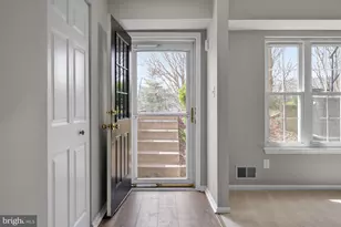 13770 Flowing Brook Ct, Chantilly, VA 20151 - Photo 8