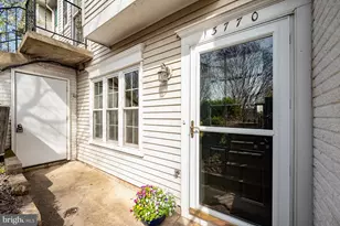 13770 Flowing Brook Ct, Chantilly, VA 20151 - Photo 6