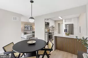 2311 Pimmit Dr, Falls Church, VA 22043 - Photo 10