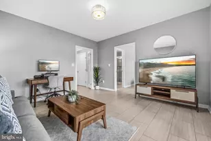 12138 Chancery Station Cir, Reston, VA 20190 - Photo 6