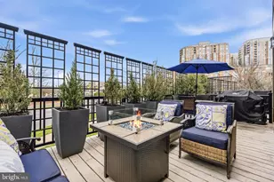 12138 Chancery Station Cir, Reston, VA 20190 - Photo 20