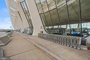 12138 Chancery Station Cir, Reston, VA 20190 - Photo 52