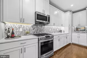 12138 Chancery Station Cir, Reston, VA 20190 - Photo 14