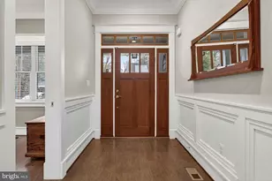 1105 Lakewood Dr SW, Vienna, VA 22180 - Photo 8