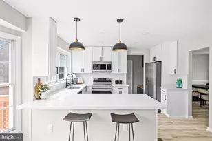 12701 Roark Ct, Reston, VA 20191 - Photo 4