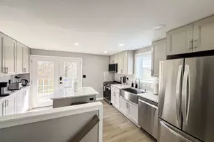 12441 Colewood St, Herndon, VA 20171 - Photo 10